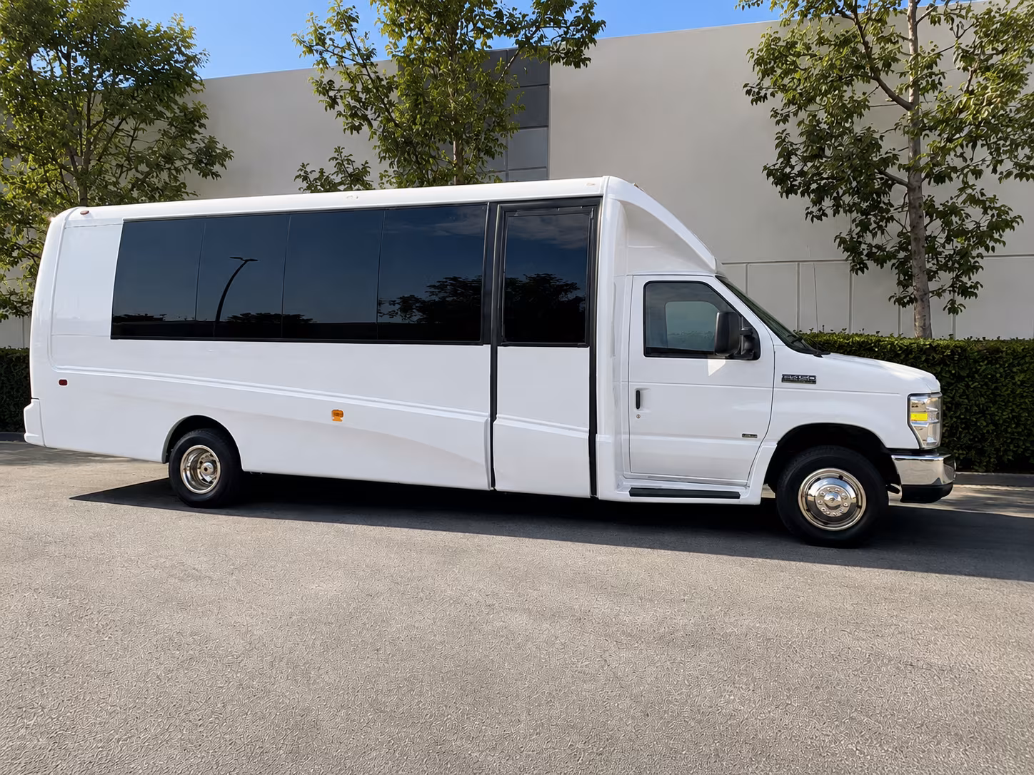 minibuses and sprinter vans for small team corporate travel in westminster